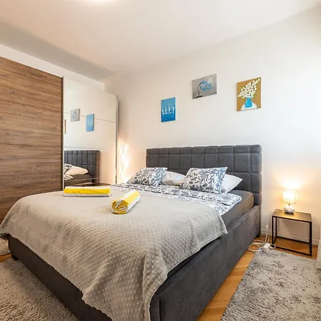Diocles Place Apartament *