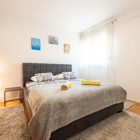 Diocles Place Apartamento *